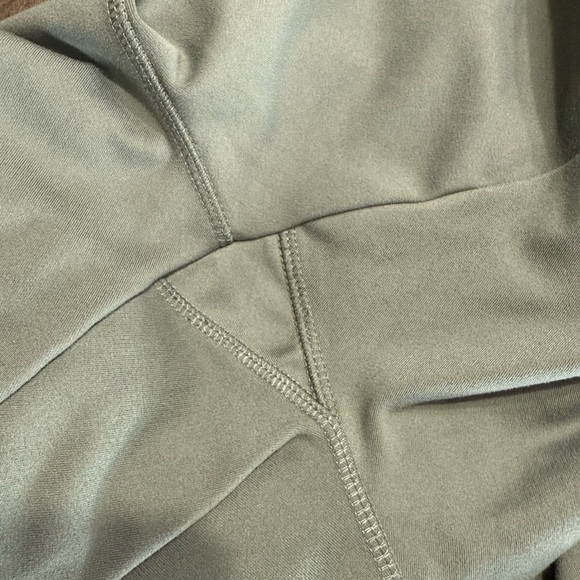 101.  Danskin Sage Green Leggings Size XL - Picture 5 of 7